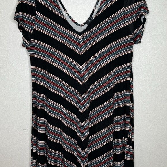 Torrid Dress Sz 2 Short Cap Sleeve V-Neck Multicolor Stripe Stretch Knee Length - Picture 4 of 13